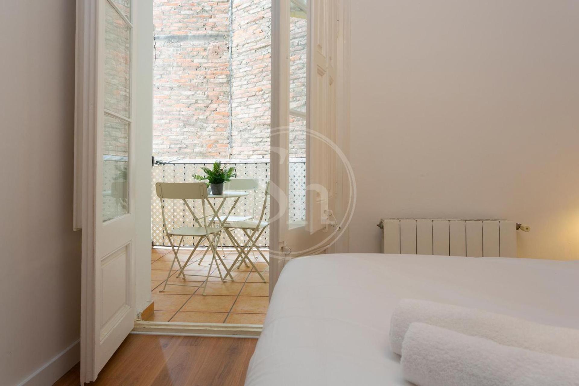 Comodo Piso En Eixample Appartement
